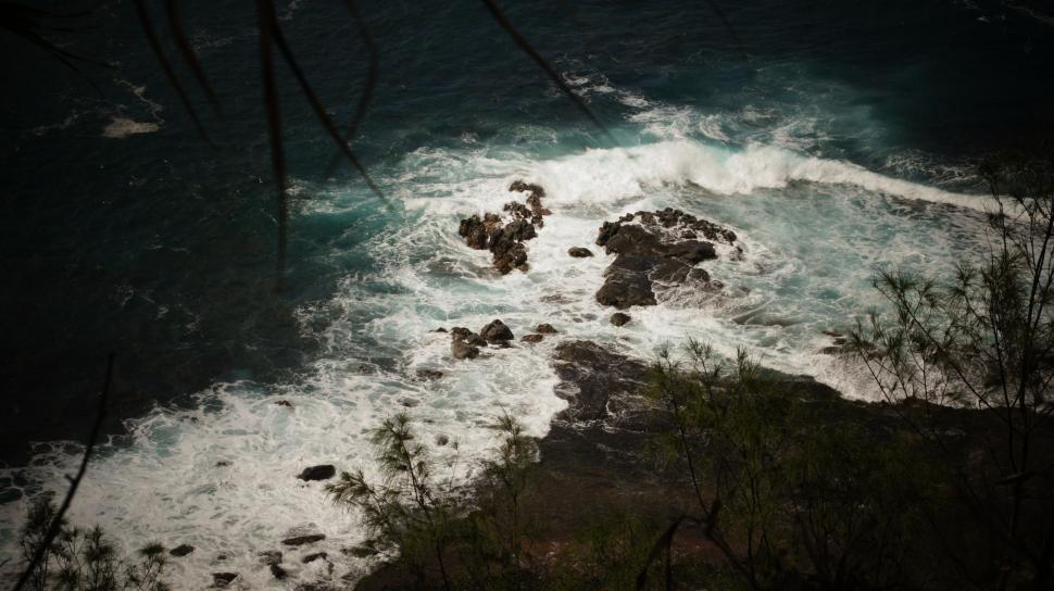 Free Image of Hawaiian Cliffs 