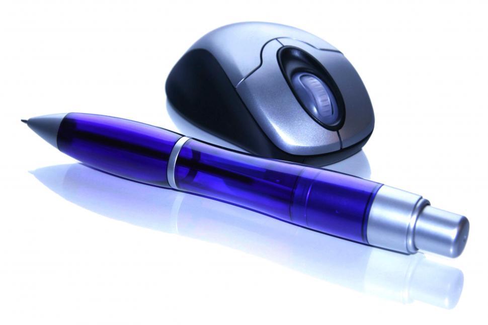 Free Image of Mouse and Blue Pen 