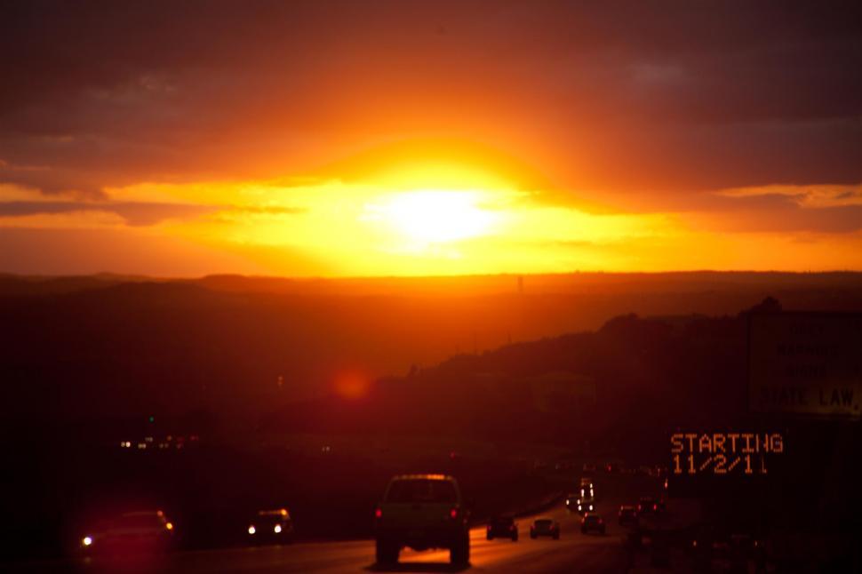 Free Image of Orange sunset over traffic 