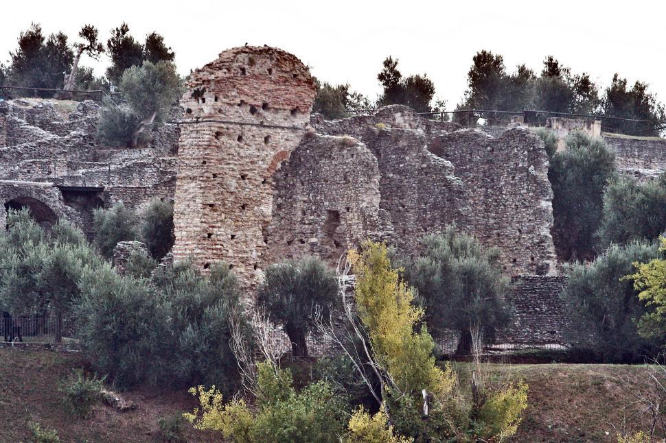 Free Image of Roman ruins 