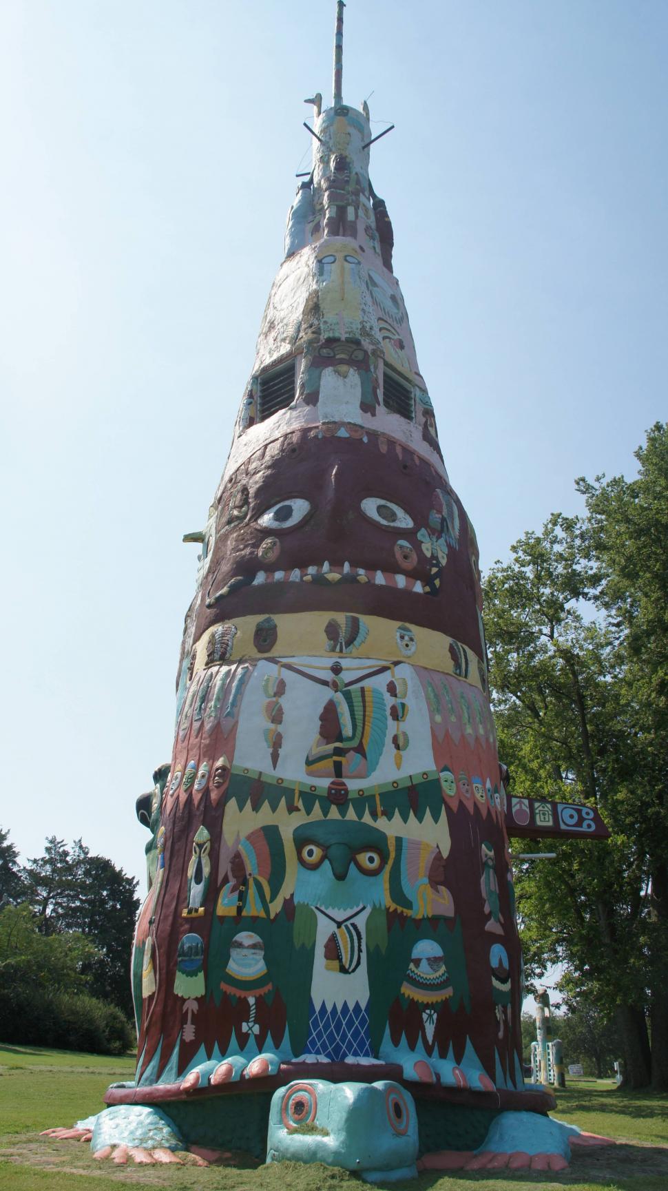 Free Image of World Tallest Totem Pole  