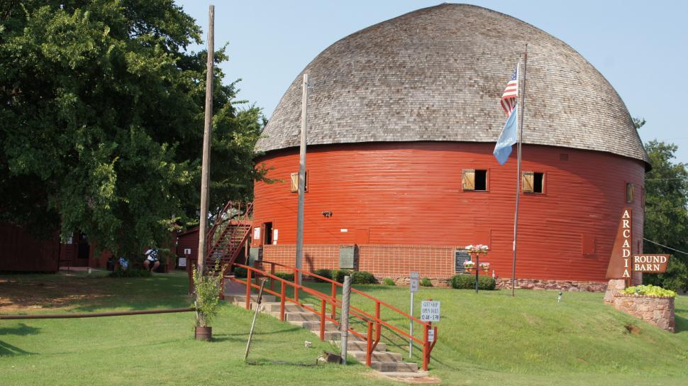Free Image of Round Barn 