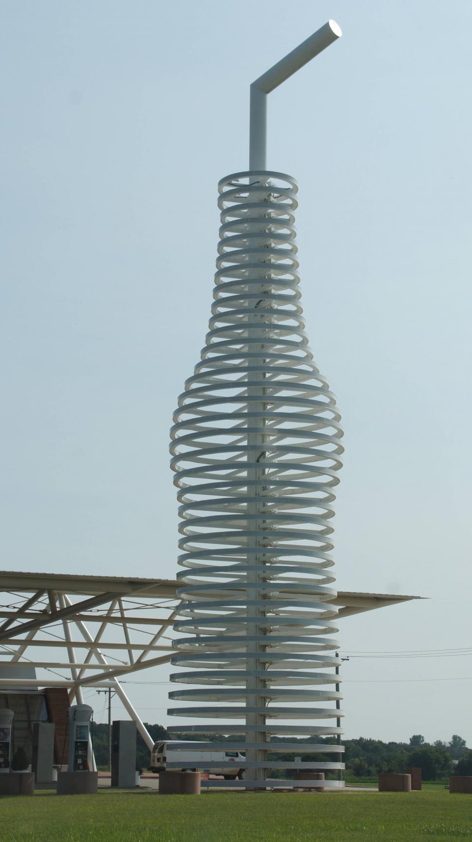 Free Image of Soda Statue 