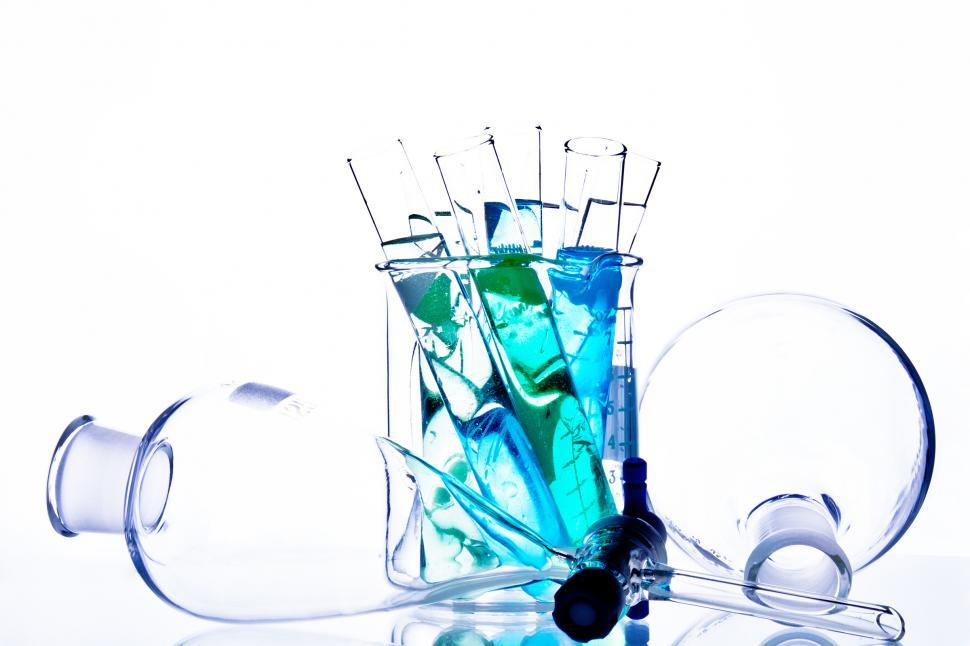Free Image of Chemical glassware 