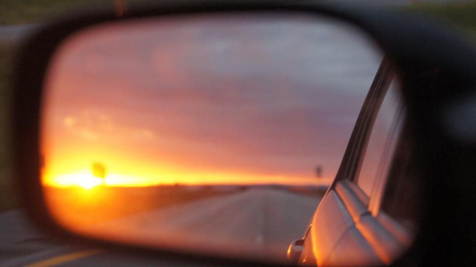 Free Image of Sunset in the Mirror 