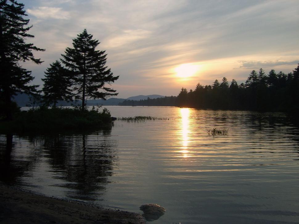 Free Image of Sunset by the lake 