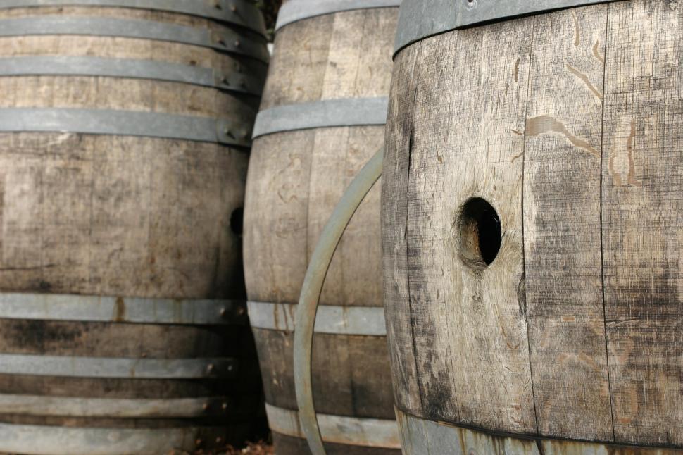 Free Image of Wine barrels 