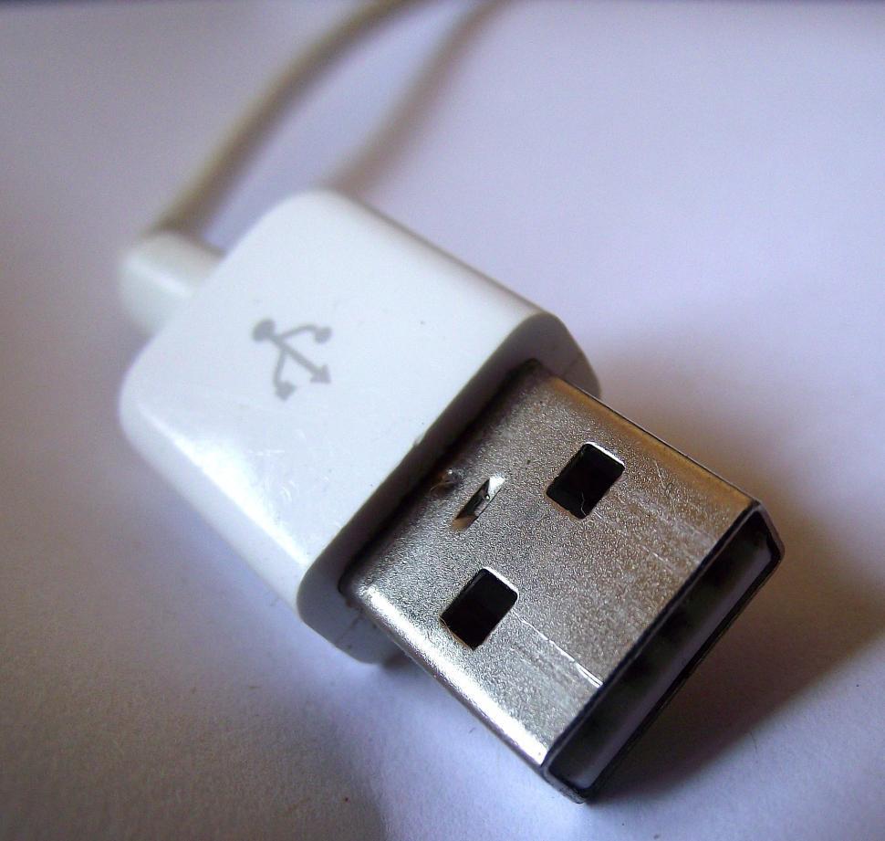 Free Image of USB Cable 
