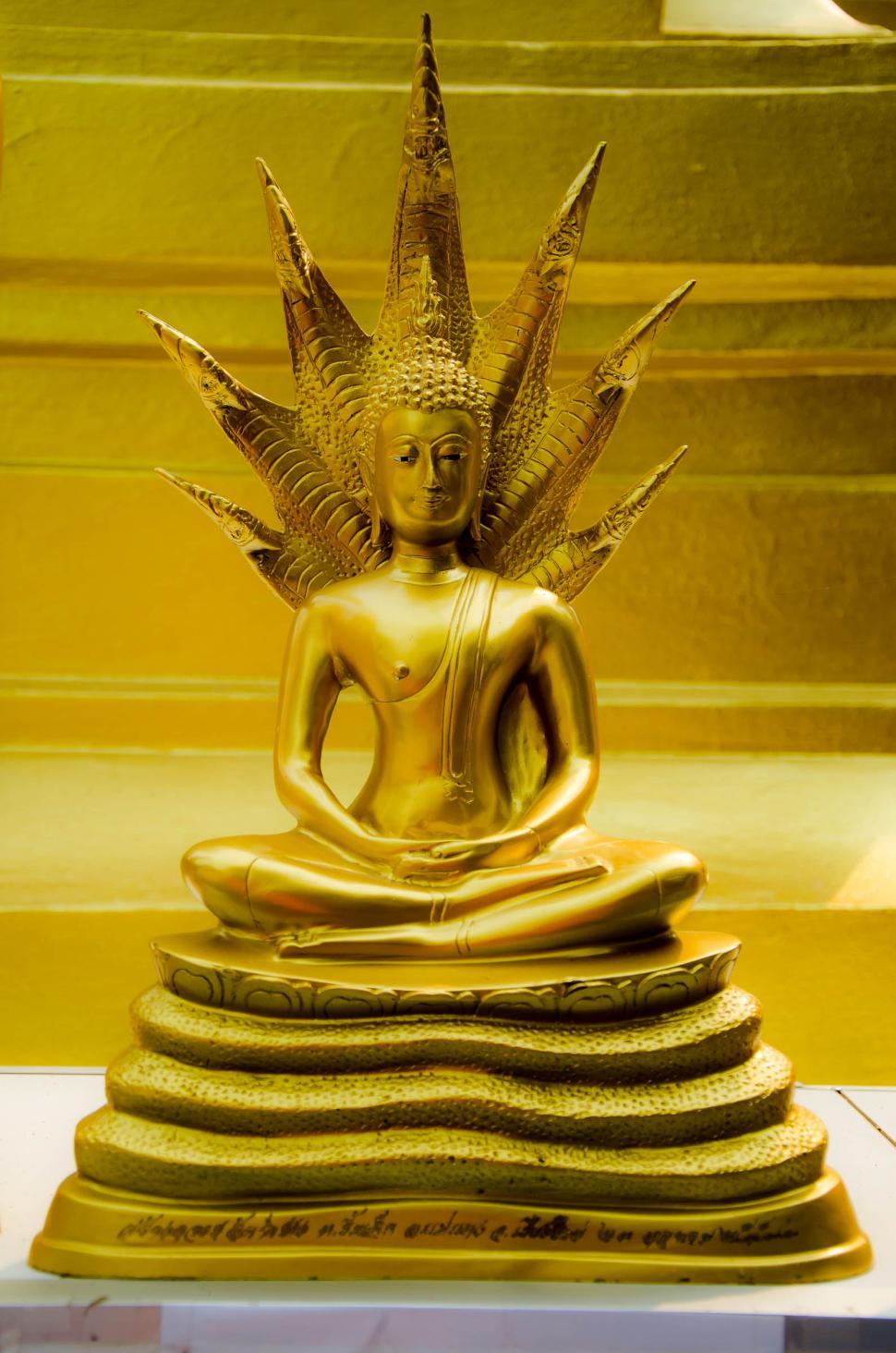Free Image of Statue of Buddha 