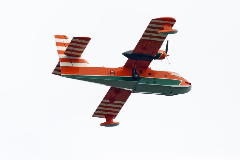 Free Image of Water bomber 