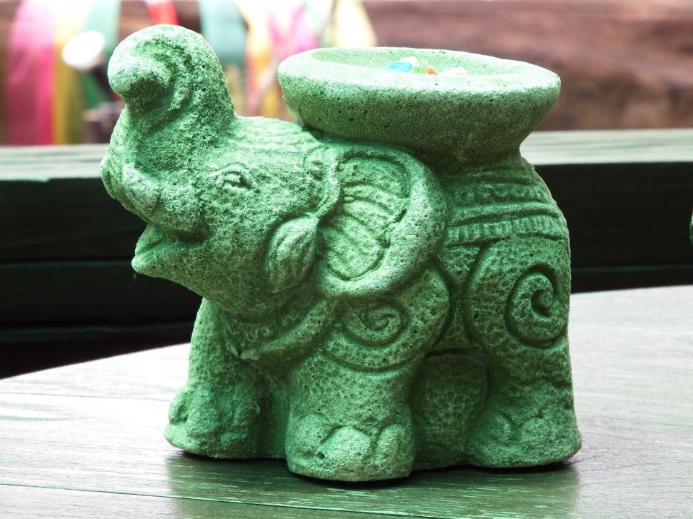 Free Image of Green Elephant Ornament 