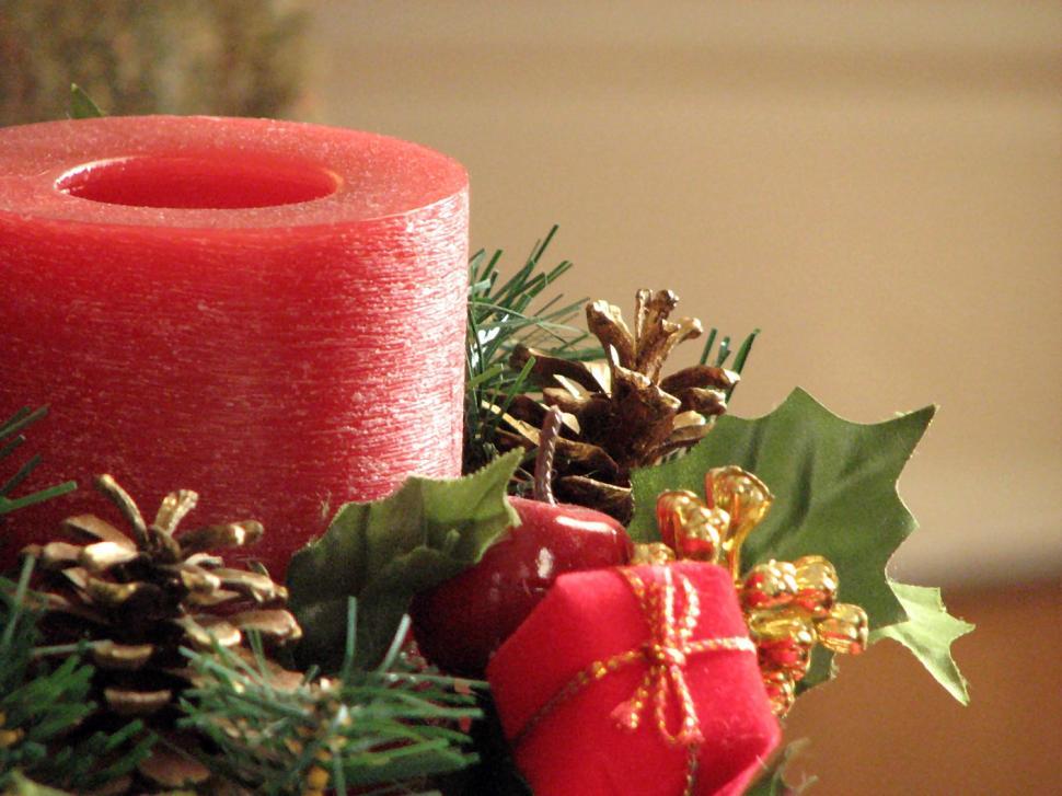 Free Image of Closeup of a red Christmas candle 