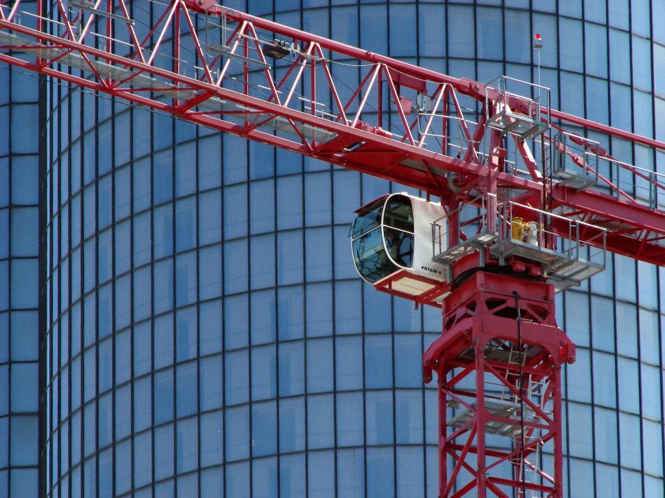 Free Image of Red construction crane 