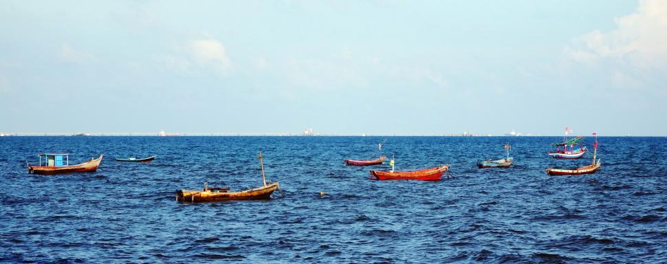 Free Image of Ocean Fishing Boats 