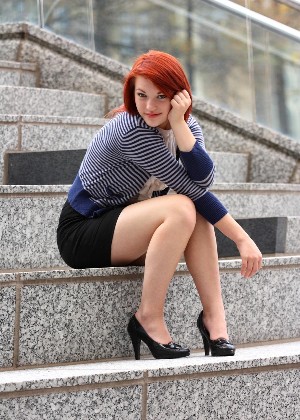 Free Image of A beautiful young woman in business attire 