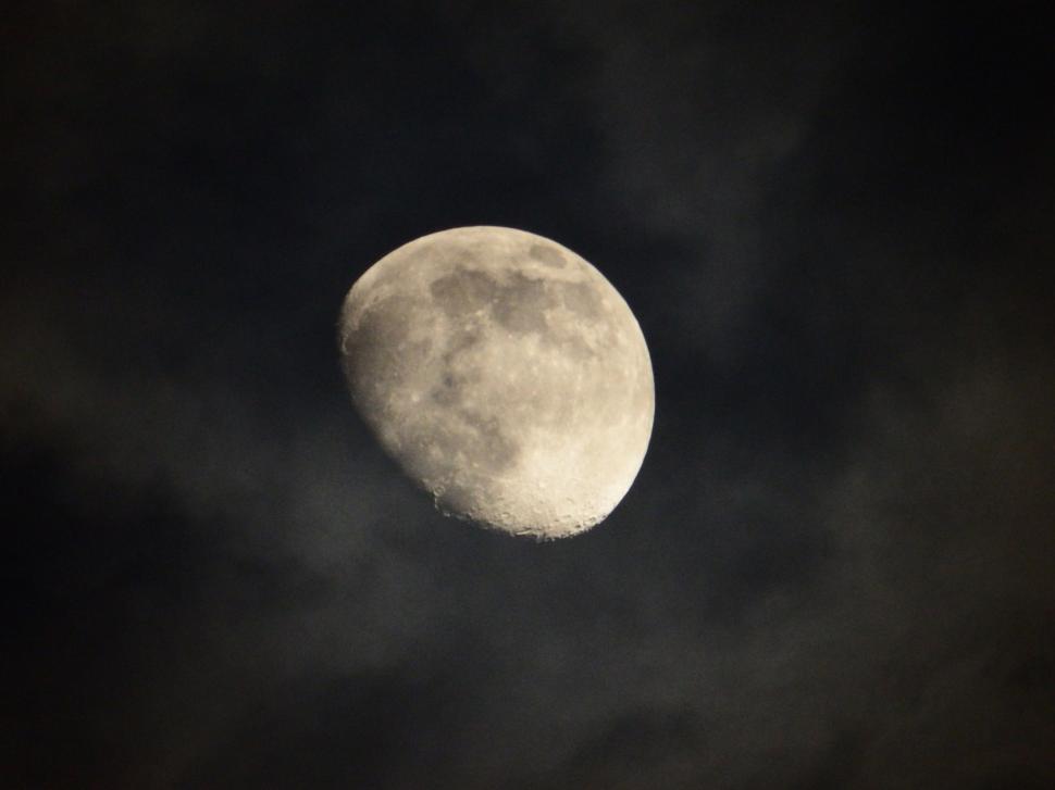 Free Image of The Moon at Night 