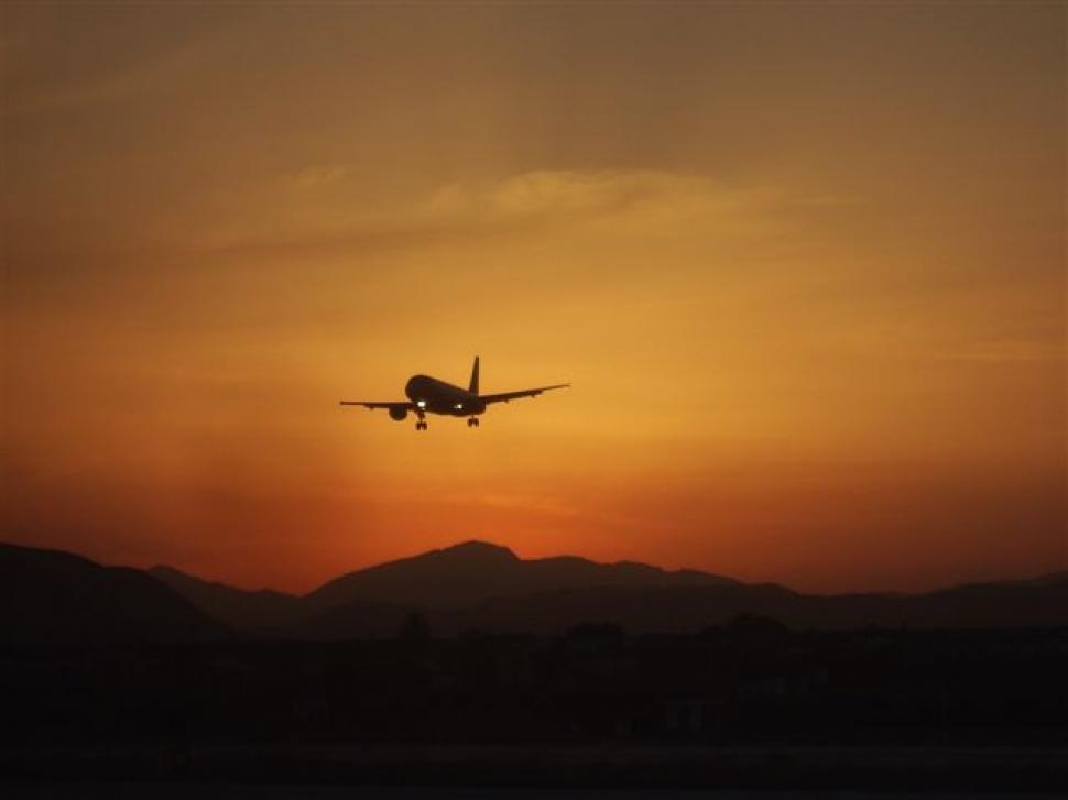 Free Image of Sunset flight 