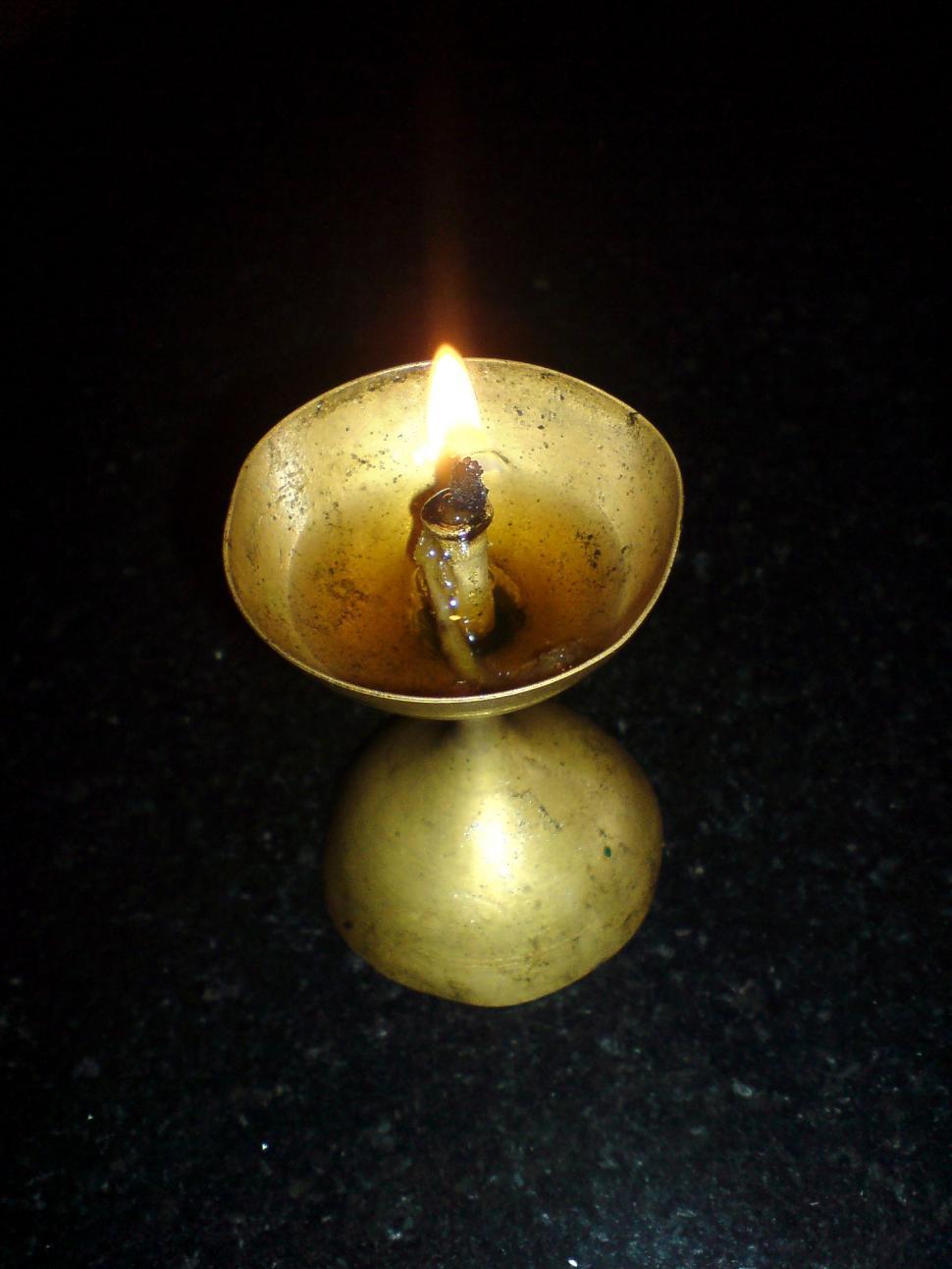 Free Image of oil lamp 