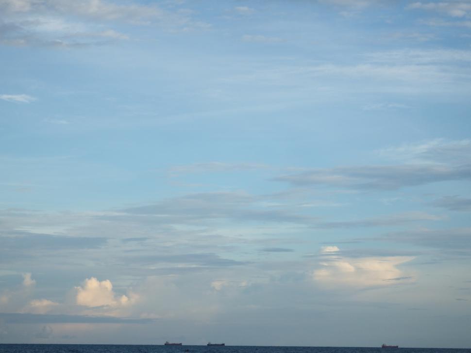 Free Image of Sea and Sky Background 
