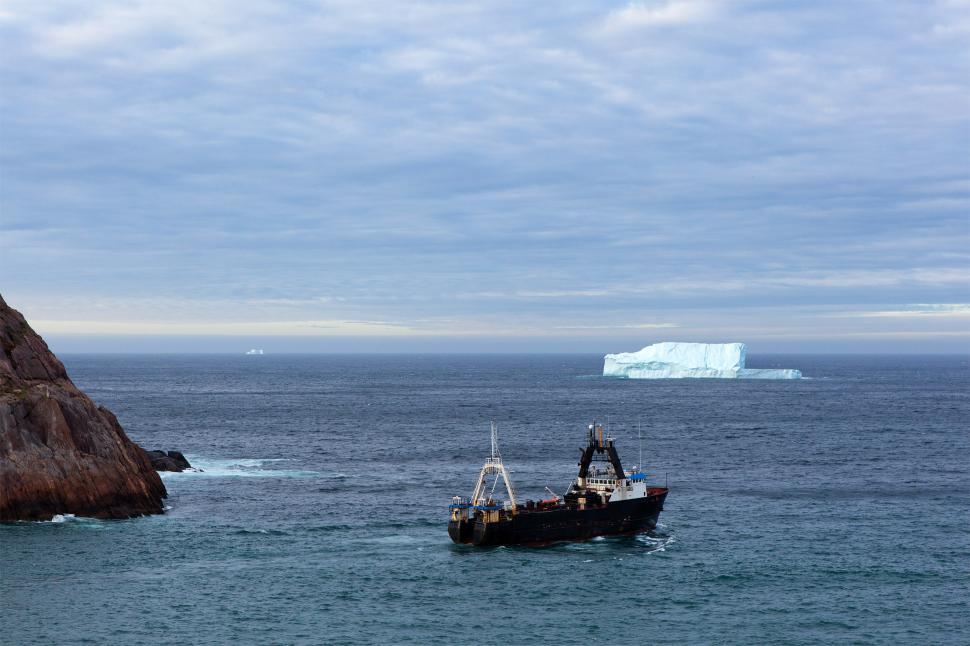 Free Image of Trawler and iceberg 