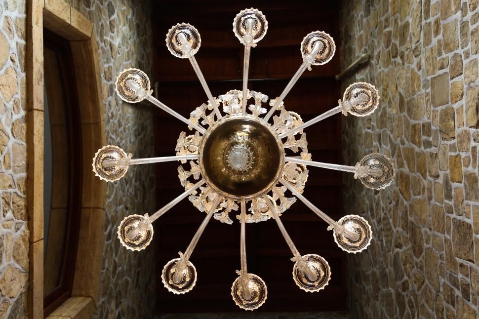 Free Image of Chandelier 