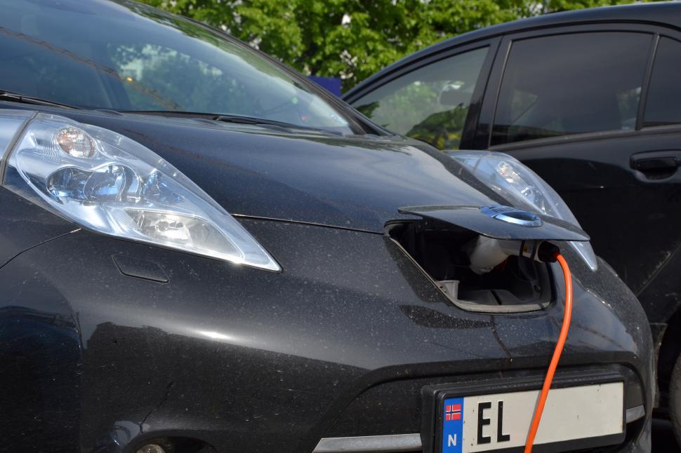 Free Image of Charging Nissan Leaf 