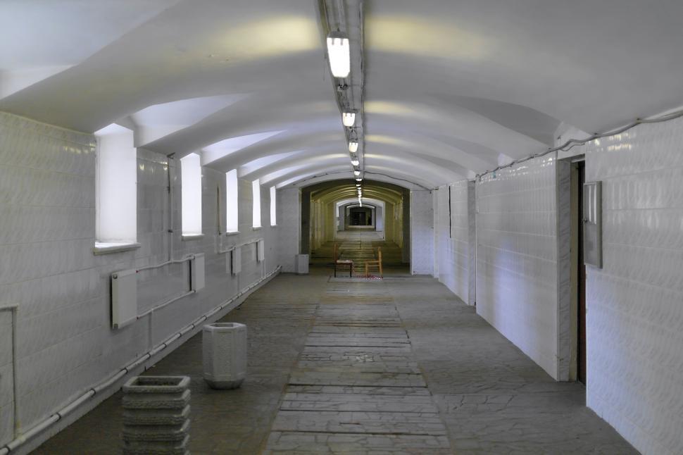 Free Image of Arched corridor 