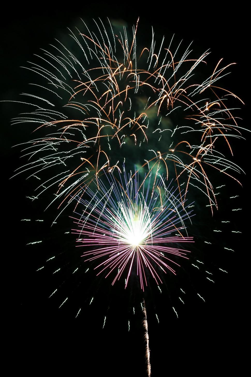 Free Image of Colorful Fireworks 