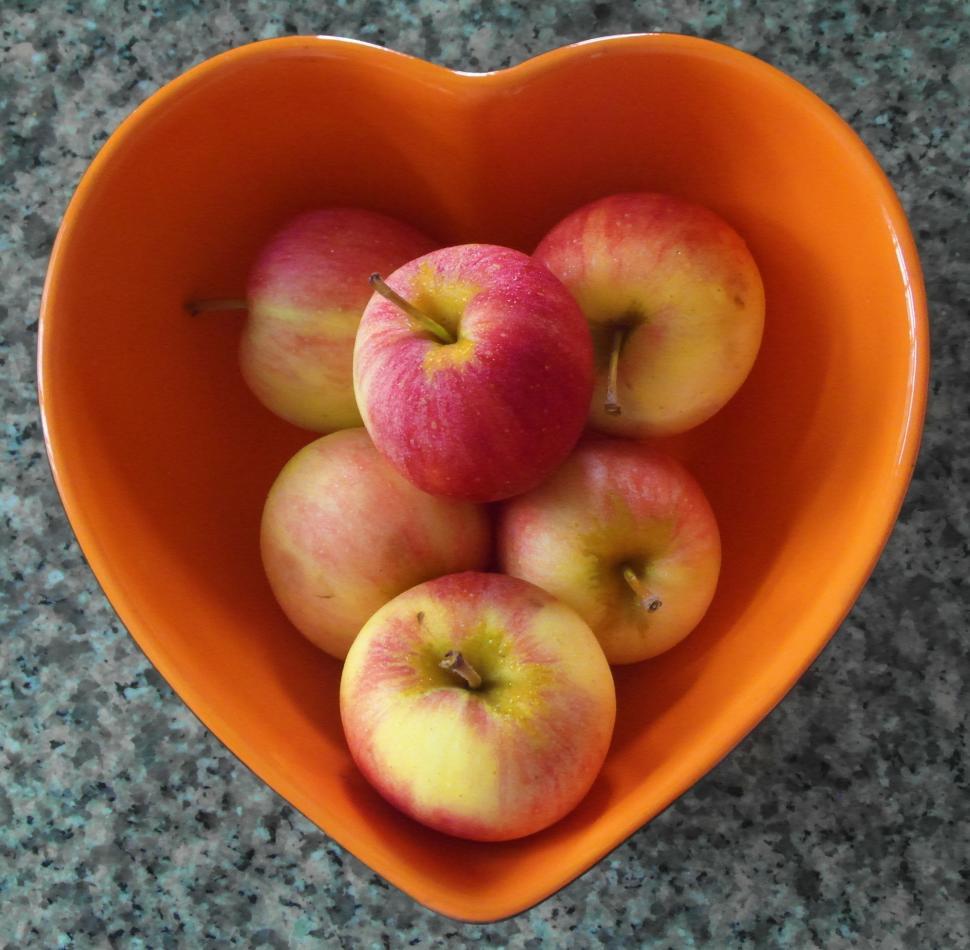 Free Image of Hearty Apples 
