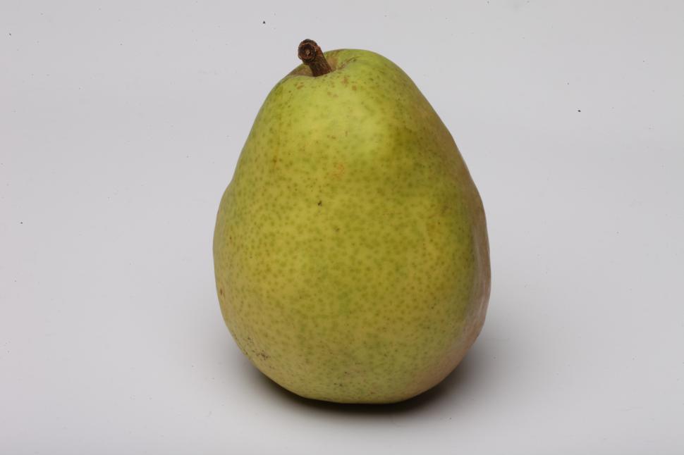Free Image of Pear isolated on white. 