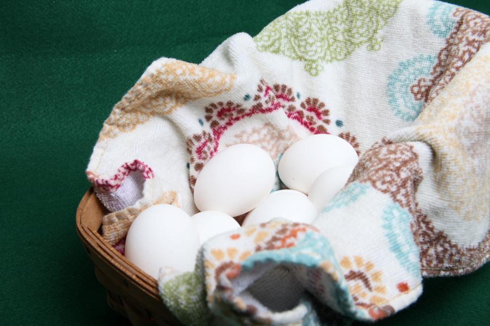 Free Image of Eggs in a basket 