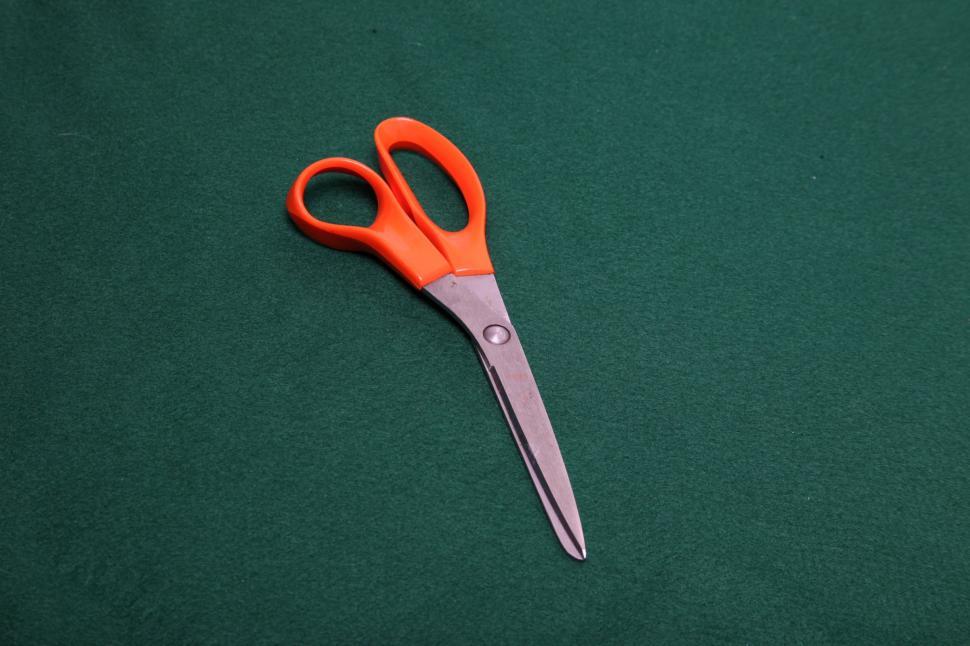 Free Image of Orange scissors 