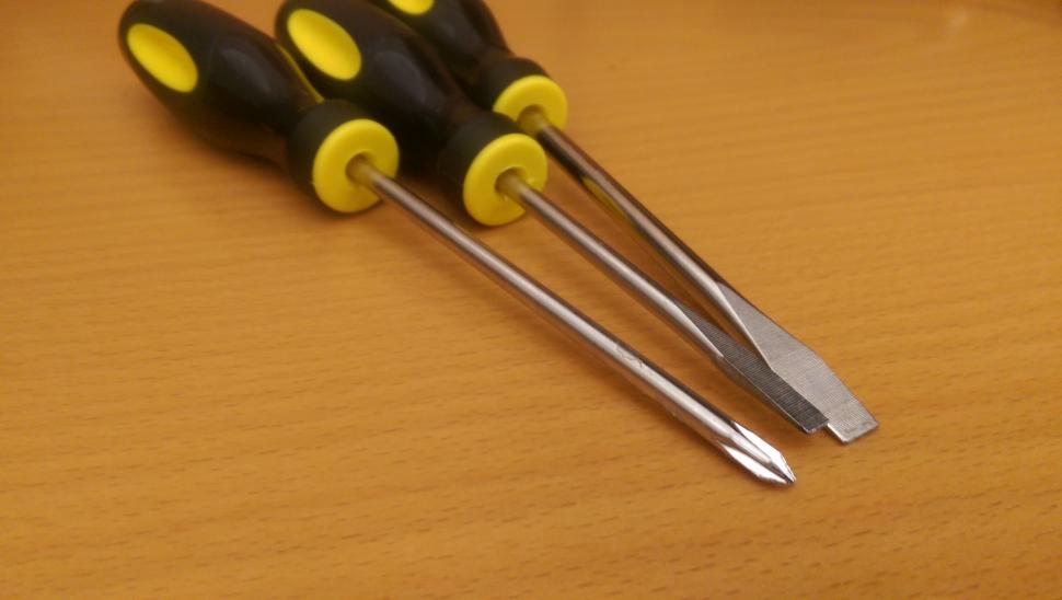 Free Image of Yellow and black screwdrivers 