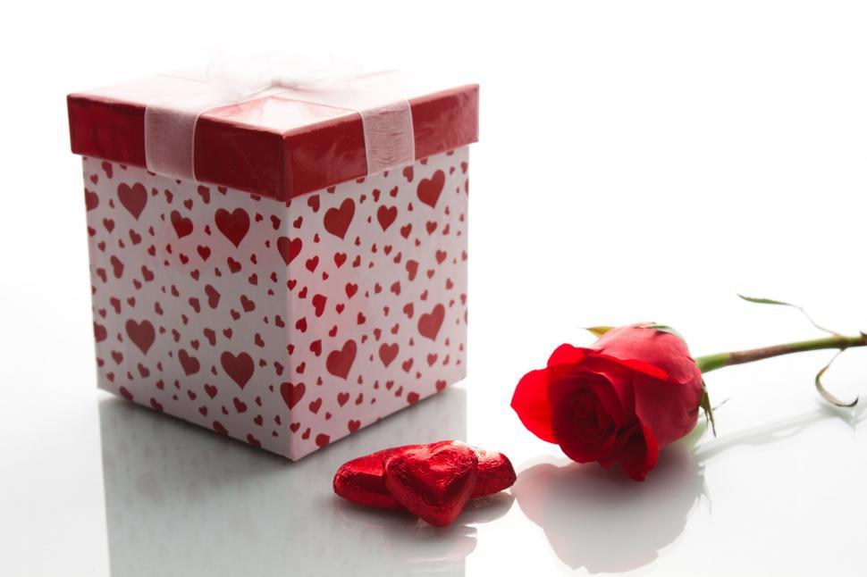 Free Image of Rose and chocolate 