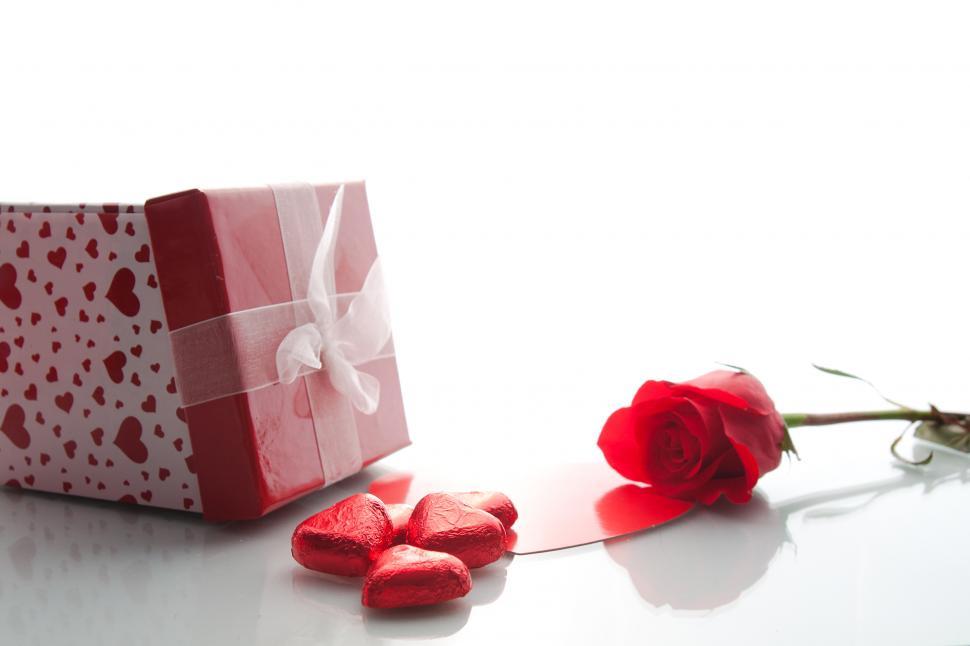 Free Image of Romantic Valentines gift 