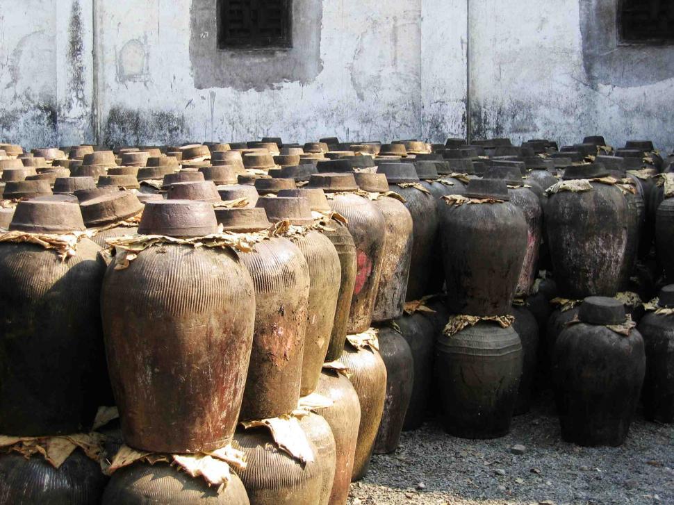 Free Image of Antique liquor jugs 