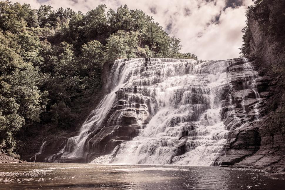 Free Image of Waterfall  