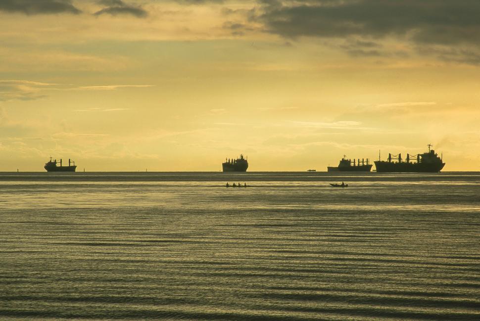Free Image of Freighters anchored at English Bay 