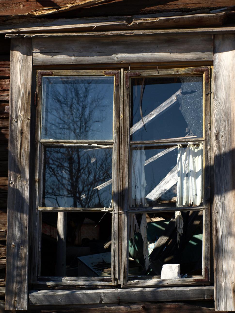 Free Image of Abandoned house 