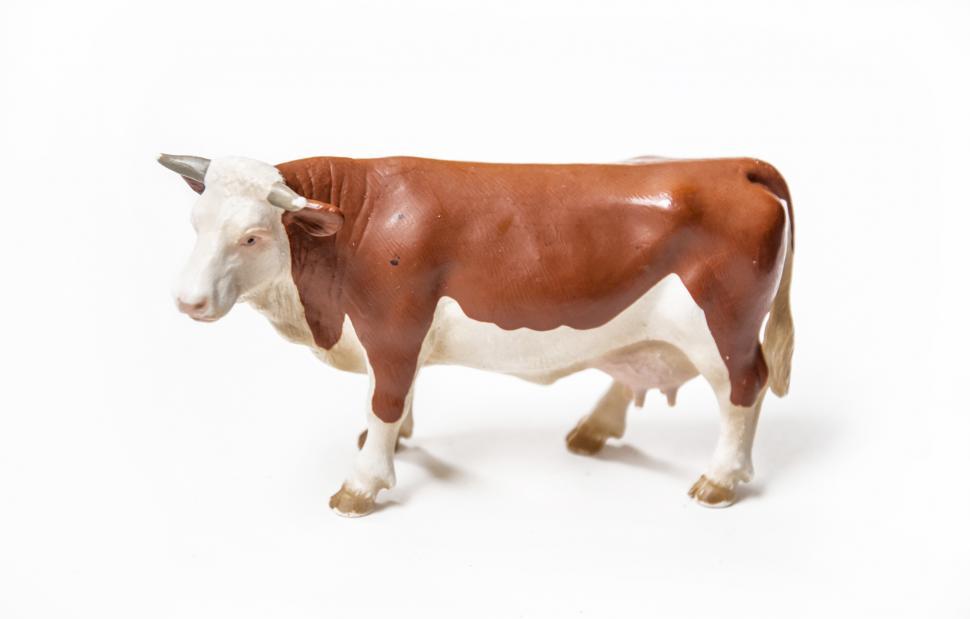Free Image of Cow plastic toy statue 