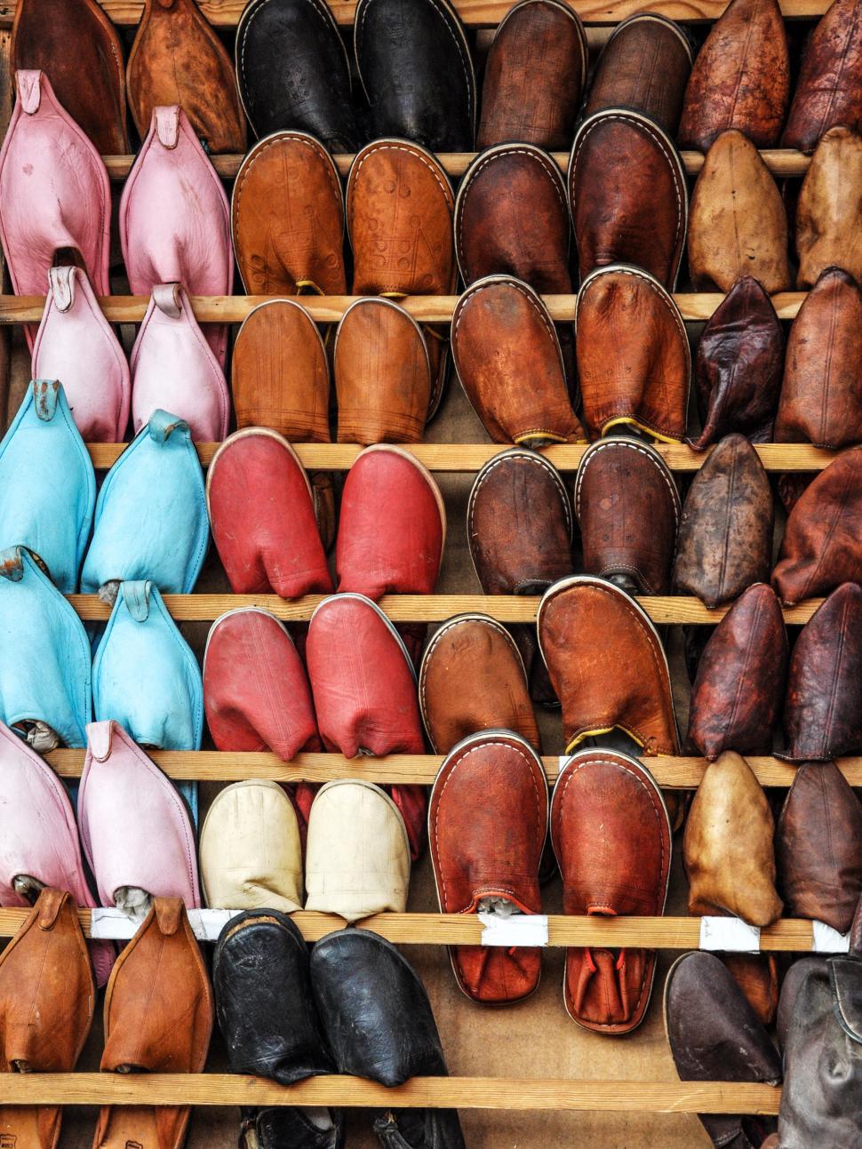 Free Image of Morocco shoe display 