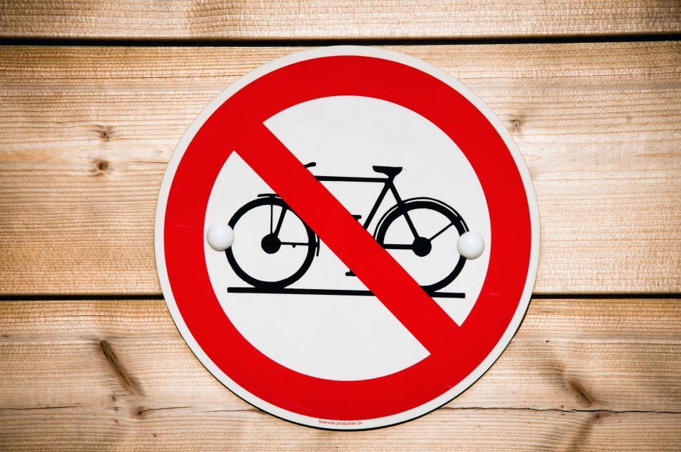 Free Image of No bicycle sign 