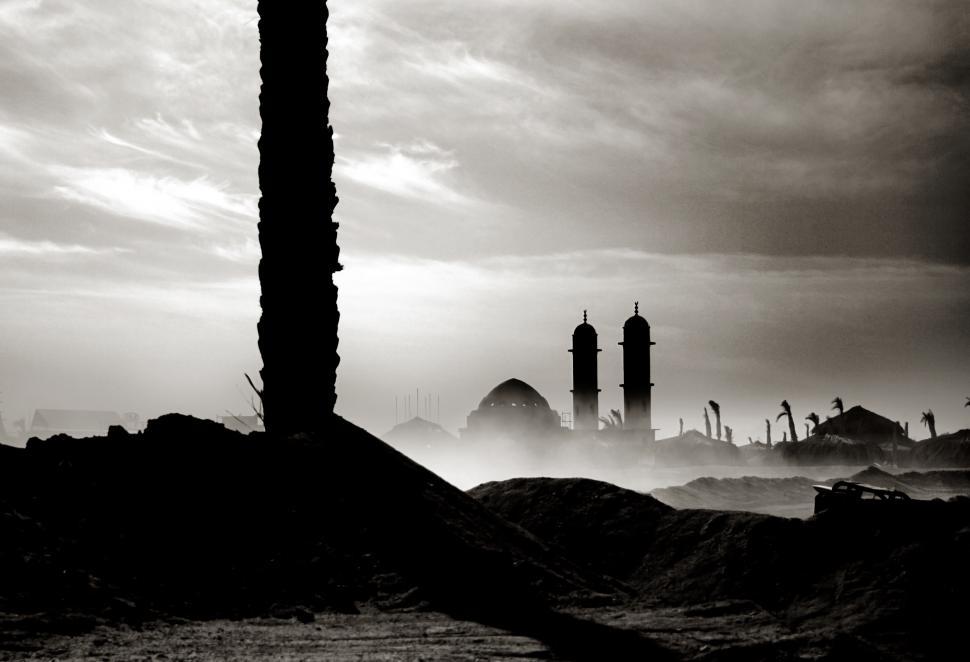 Free Image of Mosque in the desert landscape 