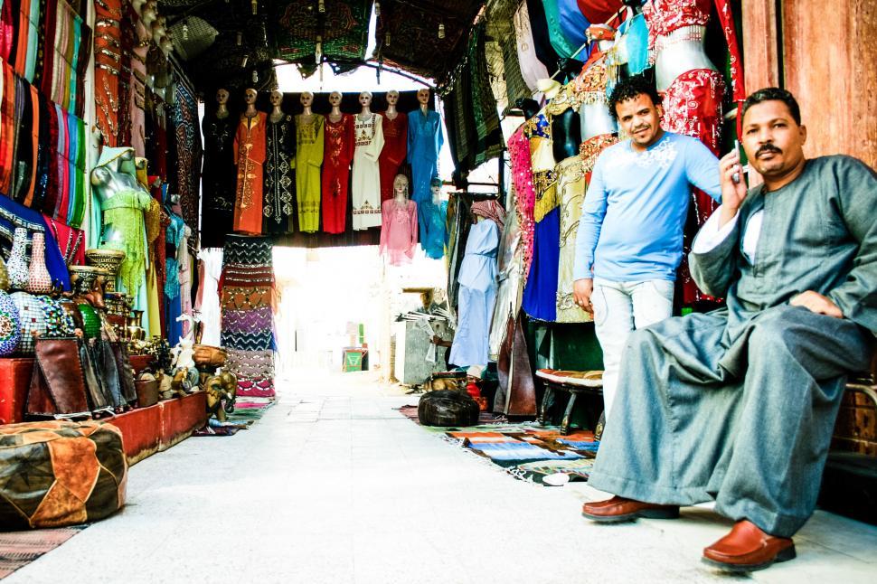 Free Image of Arabic man and shop 