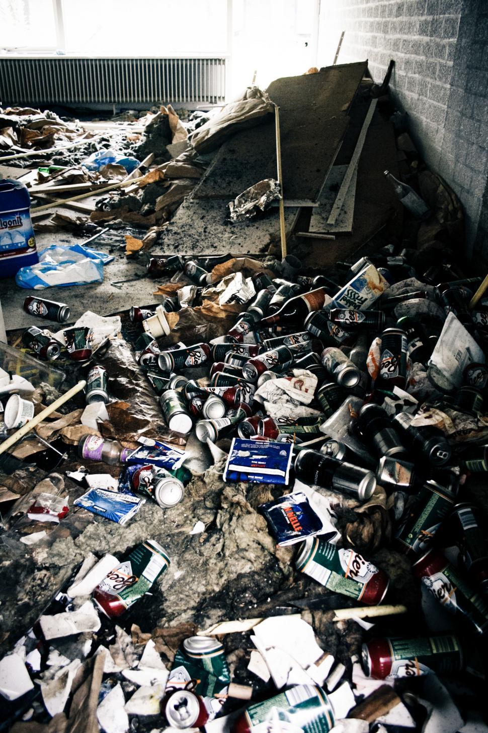 Free Image of Trash inside abandoned building 
