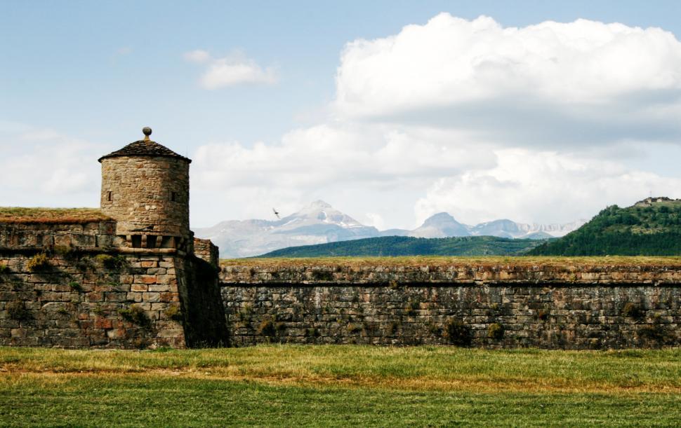 Free Image of Castle and landscape 