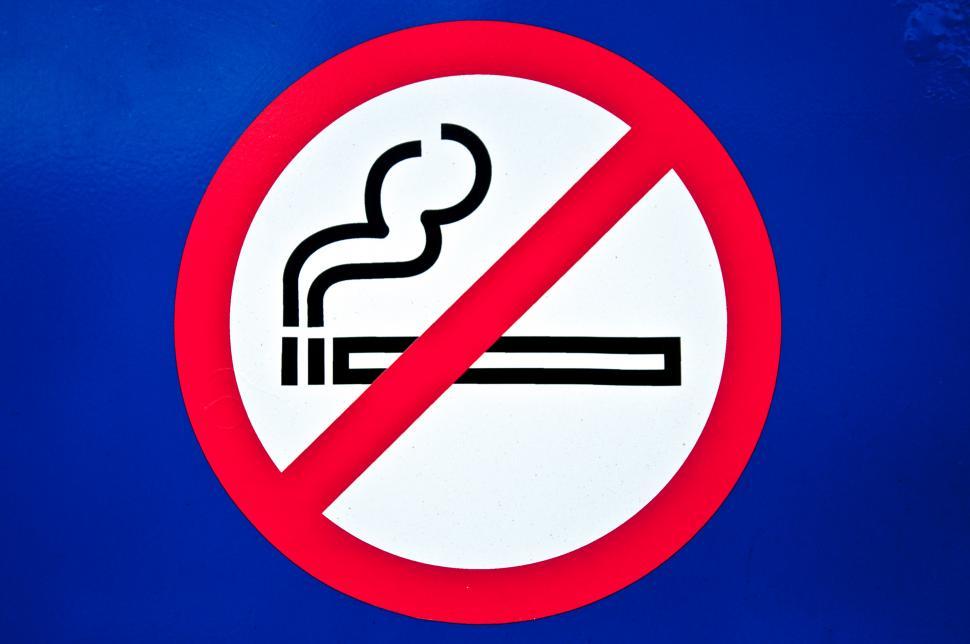 Free Image of No smoking sign 