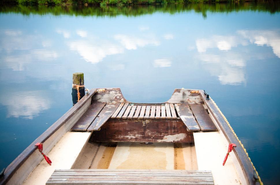 Free Image of lonely rowing boat 