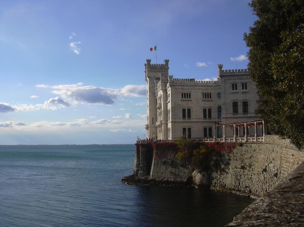 Free Image of Castle on Italian Waterfront 