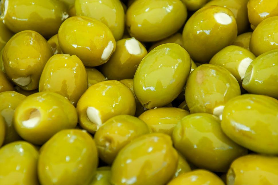 Free Image of green olives 